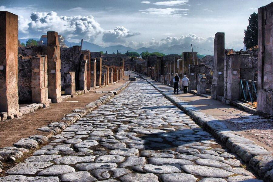 Naples: Pompeii, Herculaneum and Mt. Vesuvius Private Tour - Lunch is the weak spot