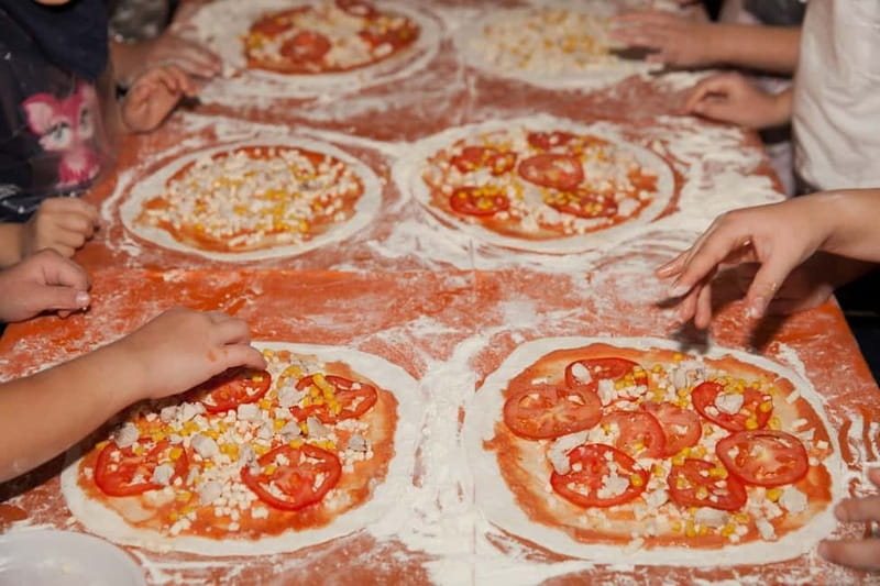 Naples: Premium Pizza-Making Class at a Pizzeria - Price, timing, and who gets good value