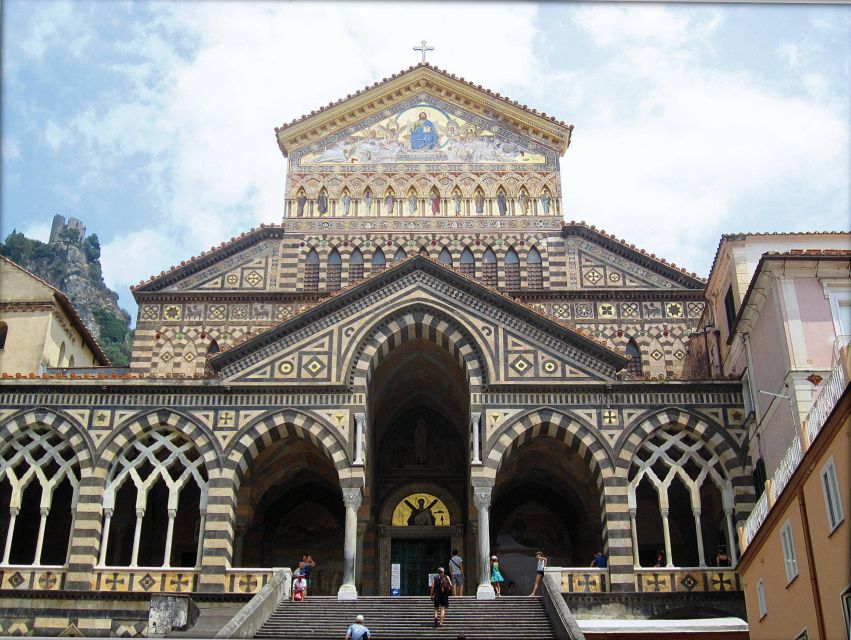 Naples: Private Amalfi Coast Day Tour - Lunch at a panoramic restaurant