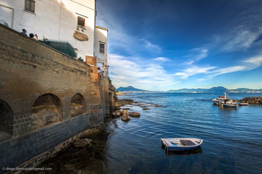 Naples: Private Tour by Classic Fiat 500 or Fiat 600 - Piazza Municipio, Castel Nuovo, and the royal center