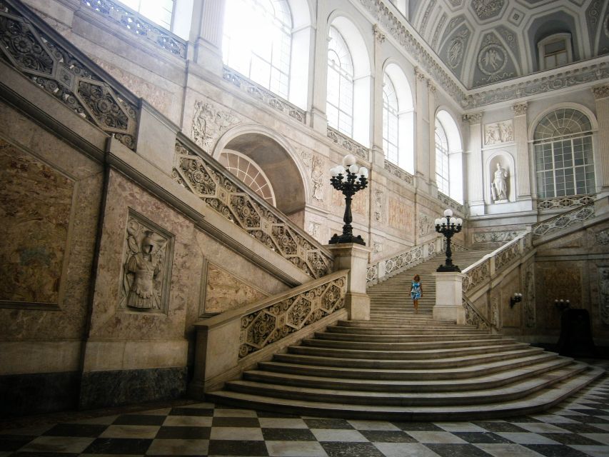 Naples: Royal Palace and Spanish Quarter Private Tour - Castel Nuovo and the royal city