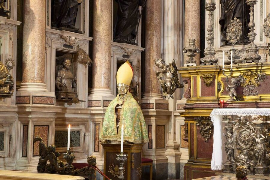 Naples: San Gennaro Experience With Filangieri Museum Option - Entering the Cappella del Tesoro inside Naples Cathedral