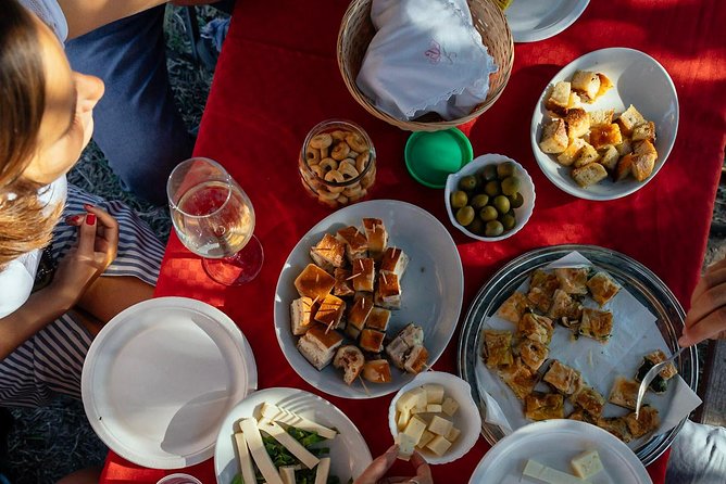 Naples Scenic E-Bike Ride to a Local Vineyard with Meal - Starting at Lungomare Yalta with pickup in Naples