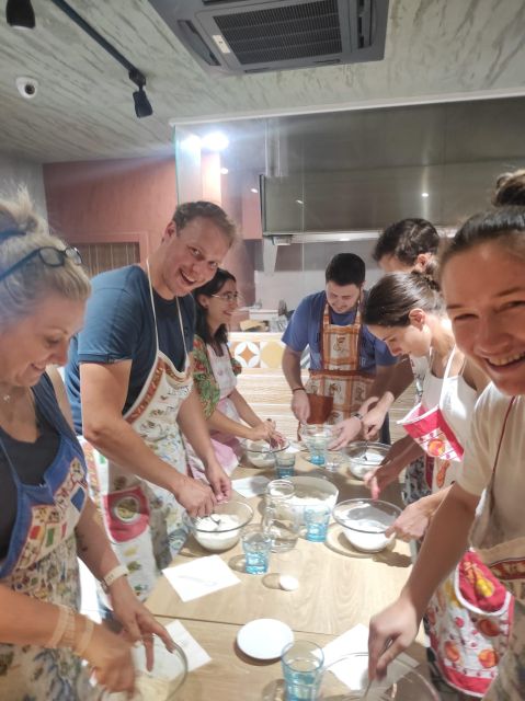 Naples: Small Group Pizza Making with Drink Included - Inside one of Naples’ oldest pizzerias