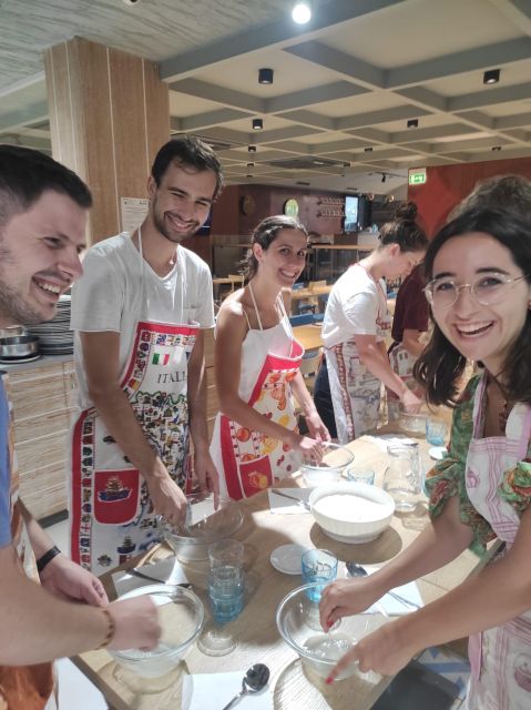 Naples: Small Group Pizza Making with Drink Included - What the $55.80 price includes
