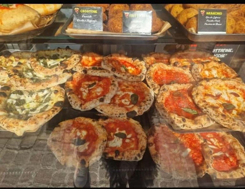 Naples: Street Art, Wine and Food Tasting Walking Tour - Palazzo dello Spagnuolo and the Baroque city