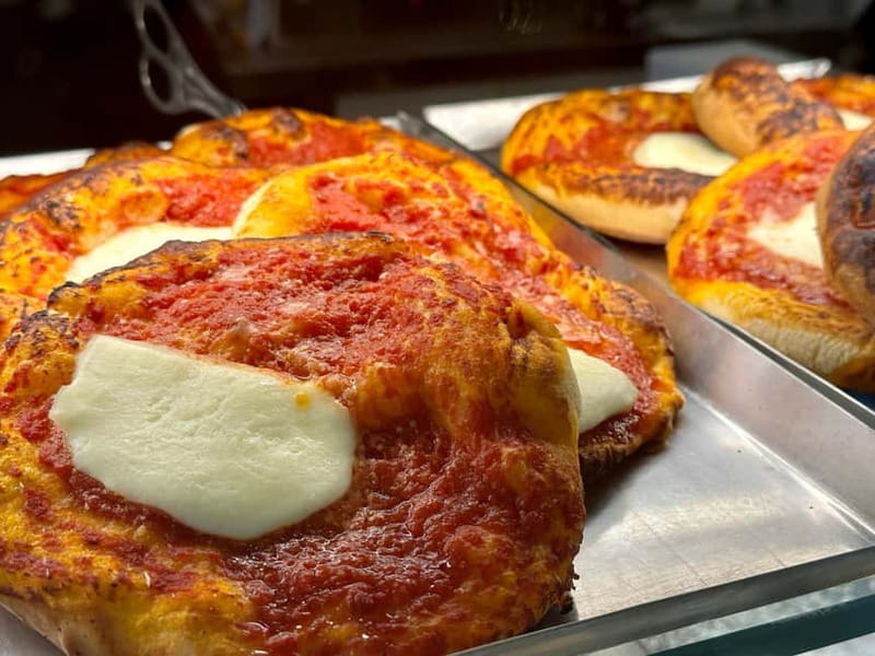 Naples: Street Food and Guided Sightseeing Walking Tour - Gelato, limoncello, and Spritz