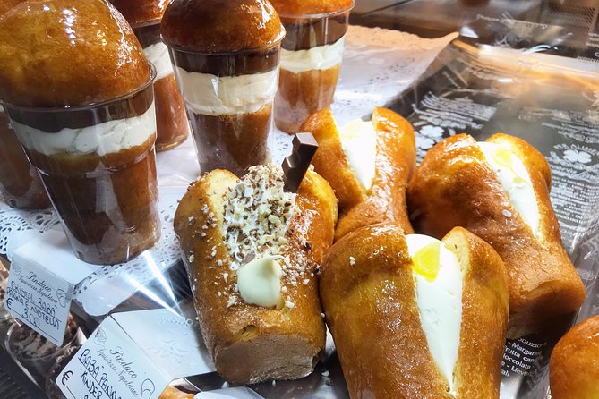 Naples: Street Food and Sightseeing Tour with Local Expert - San Gregorio Armeno and Naples’ fried pizza tradition