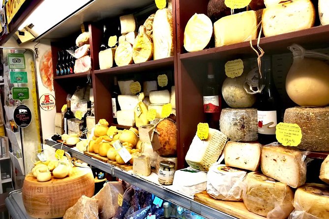 Naples: Street Food and Sightseeing Tour with Local Expert - Via dei Tribunali, where street food becomes the main event