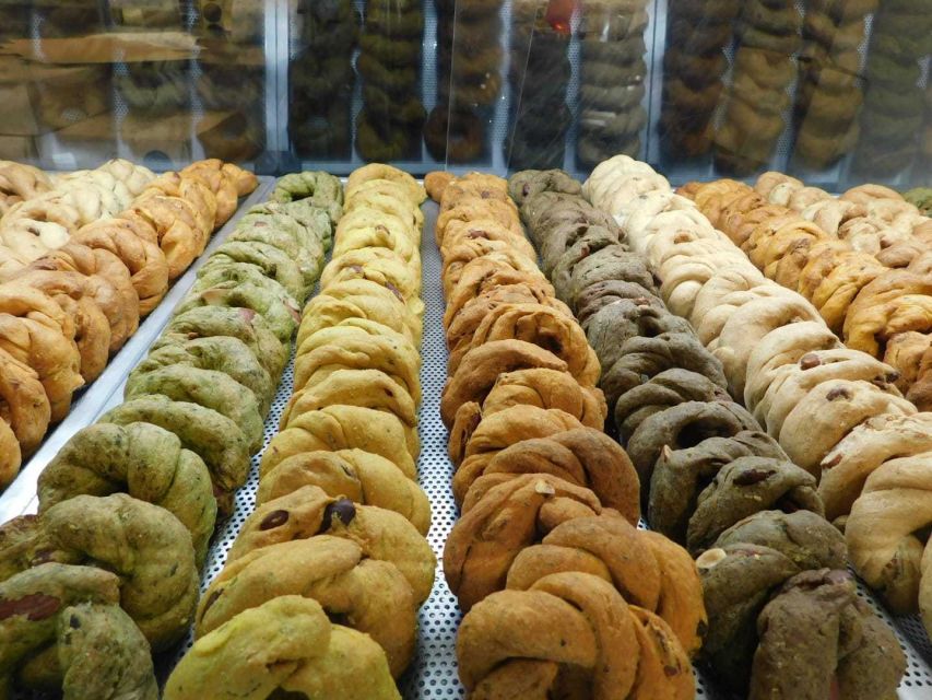 Naples Street Food Scene Tour: Small-Group Tasting Adventure - Via Toledo and your first street-food stop