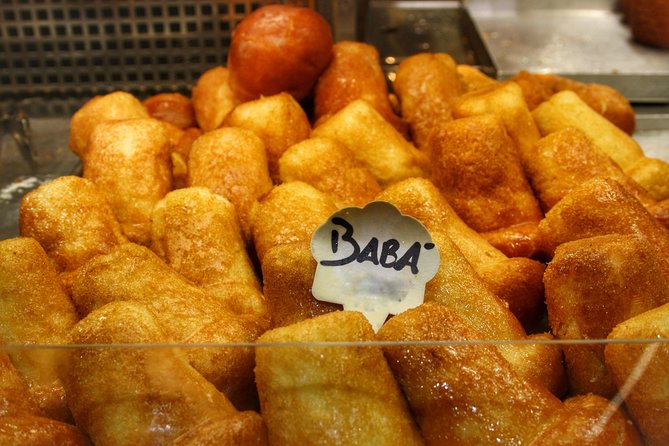 Naples Street Food Tour: Discover Local Flavors with Expert Guide - Spaccanapoli, sweets, and the final stretch