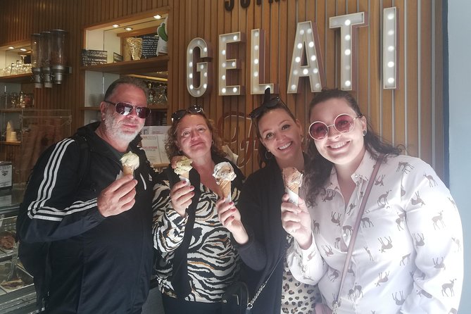 Naples Street Food Tour with Foodie Guide around Historical Center - Via dei Tribunali, where pizza takes over the street