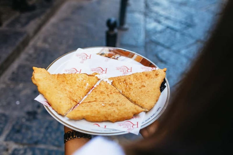 Naples: Street Food Walking Tour with Local Guide - How the guides shape the experience
