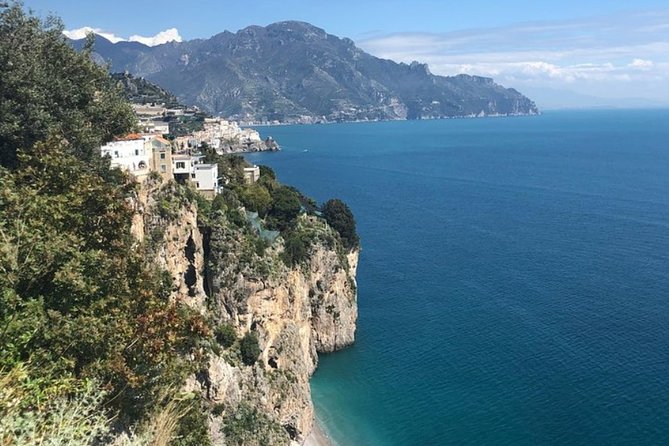 Naples to/from Positano Private Transfer & Optional Pompeii Stop - Meeting your driver in Naples