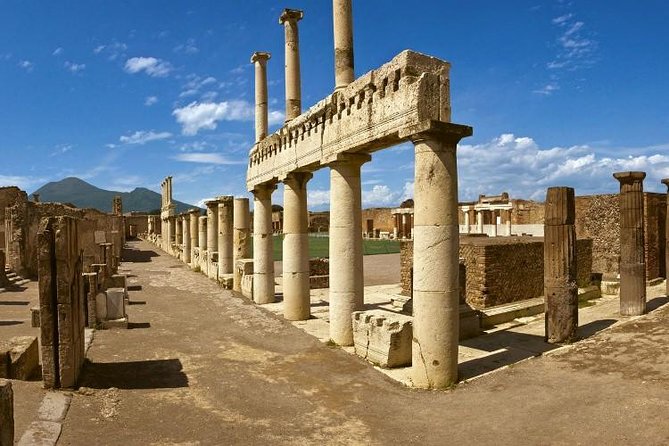 Naples to Positano/Sorrento Transfer via Pompeii (or Vice Versa) - Why I recommend adding the private guide