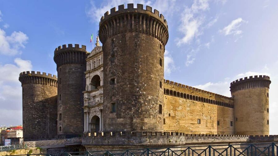 Naples: tour between Maschio Angioino and Plebiscito square - Starting beside Caffè Gambrinus