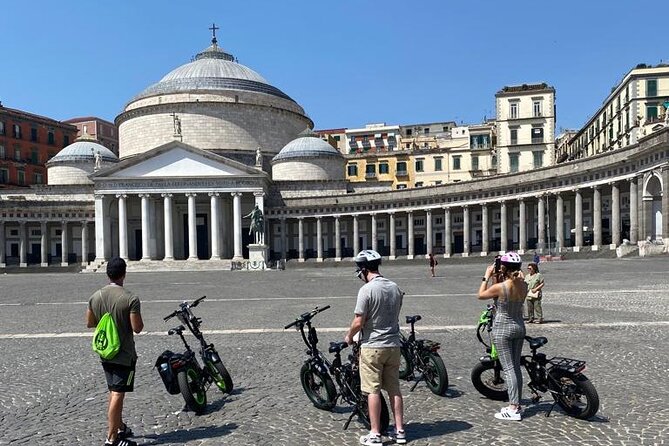 Naples tour by E-BIKE - The return through Posillipo and Via Tasso