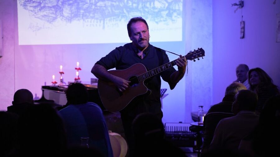 Naples: Traditional Neapolitan Music Concert - Key points at a glance