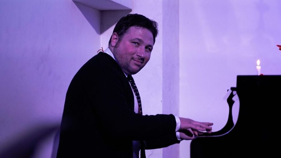 Naples: Traditional Neapolitan Music Concert - Audience participation and the O Sole Mio finale