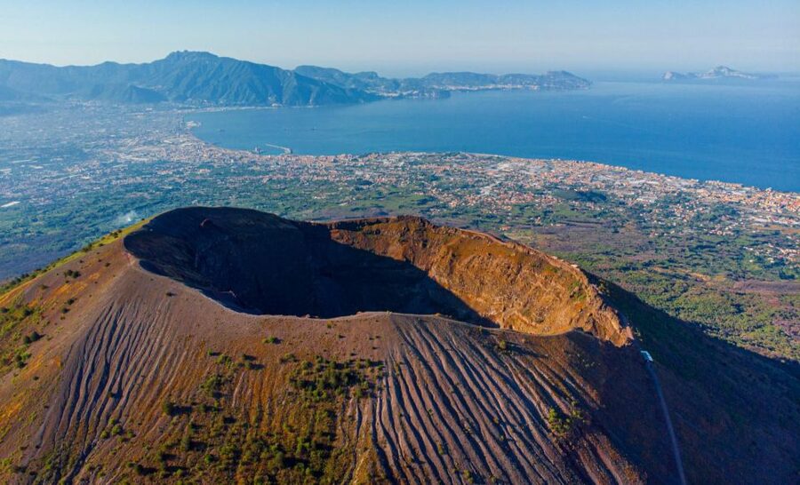 Naples: Vesuvius Half-Day Trip with Lunch and Wine Tasting - What the four-hour schedule really means
