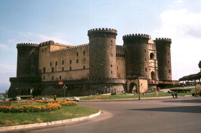 Naples walking tour + Neapolis buried - Two 45-minute breaks make the pace more manageable