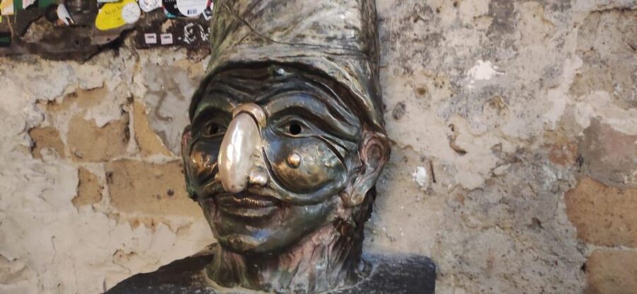 Naples Walking Tour: Old Town and Spaccanapoli - San Gregorio Armeno, Naples’ nativity street
