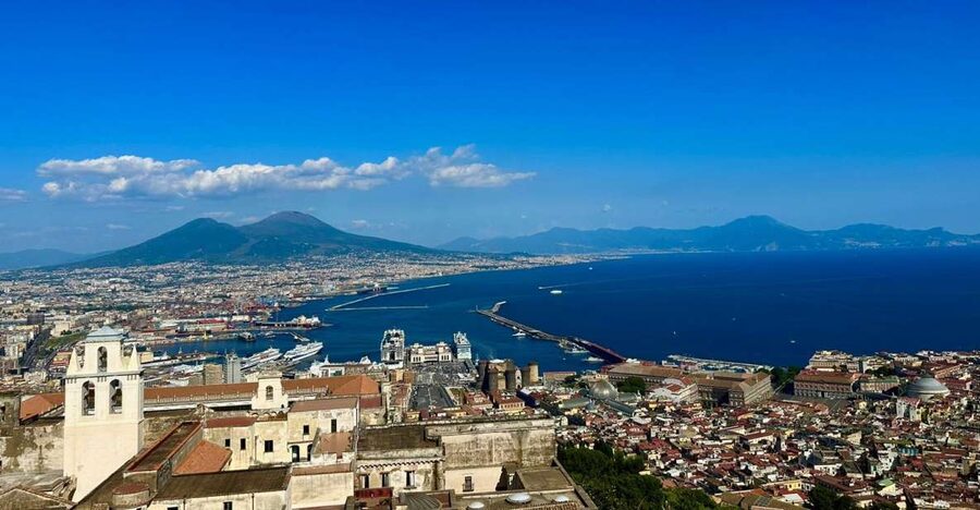 Napoli: Walking Tour of Naples with Local Tour Guide - Toledo Street and the Spanish Quarters