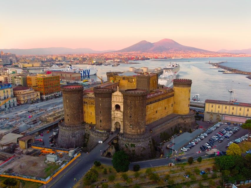 Napoli: Walking Tour of Naples with Local Tour Guide - Piazza del Plebiscito and the San Carlo Theatre