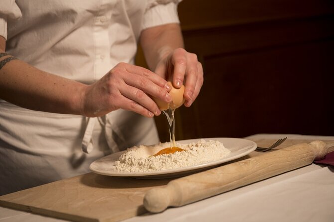 Neapolitan pasta homemade Cooking Lesson - Rolling pasta without a machine