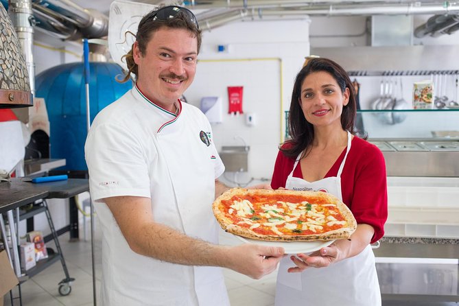 Neapolitan Pizzamaker for One Day - Starting with coffee and the story of pizza