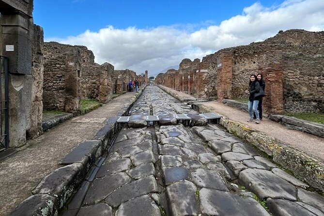 Once upon a time Pompeii 2 and a half hour tour - Group size, pacing, and the two-hour limit