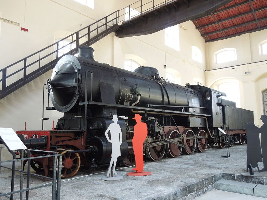 Pietrarsa Railway Museum Guided Tour & Transfer - Steam engines, railway design, and the human scale of the collection