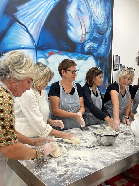 Pizza-Making Workshop by night with glass of wine - Who will enjoy this workshop most