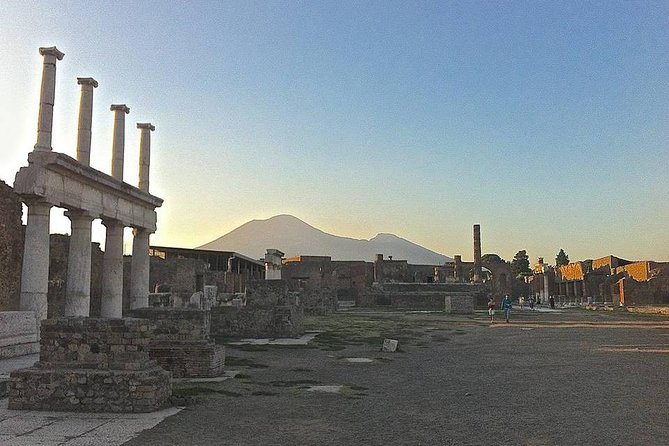 Pompei Guided Tour at Sunset - Walking through Pompeii with a private guide
