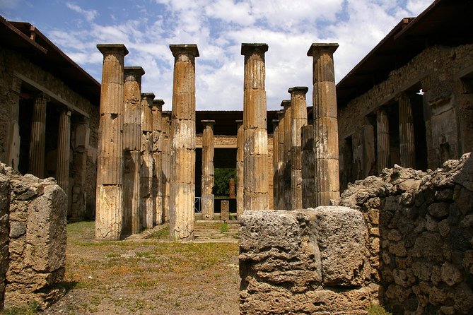POMPEI Half Day TOUR - Departure from NAPLES Centre (TICKET INCLUDED) - Why an early morning visit works so well