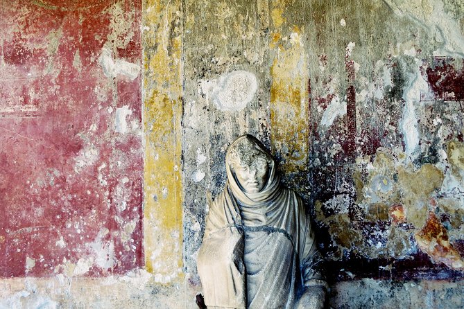 POMPEI Half Day TOUR - Departure from NAPLES Centre (TICKET INCLUDED) - Baths, shops, and everyday Pompeian life