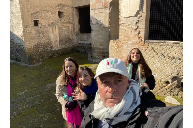 Pompeii 2 hours Private guided tour, A JOURNEY THROUGH THE TIME - Timing, meeting point, and practical planning
