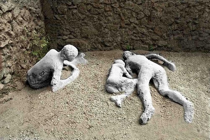 Pompeii: 2H Family friendly Tour with an Archeologist Guide - Two hours among Pompeii’s streets and homes