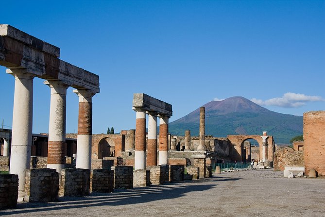 Pompeii 2h Small-Group Tour with Expert Archaeologist - The first look at the Archaeological Park