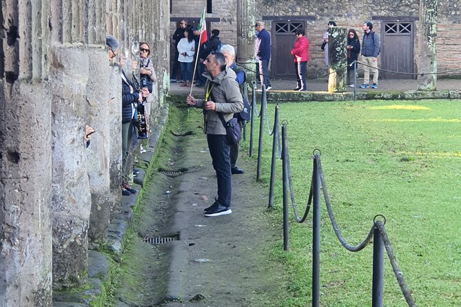 Pompeii 360° - 4-hour tour with an expert Guide in archaeology - Via dell’Abbondanza, shops, and the Small Theater