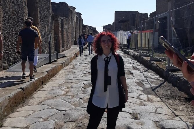 Pompeii 360° - 4-hour tour with an expert Guide in archaeology - Basilica, Venus, and the final homes