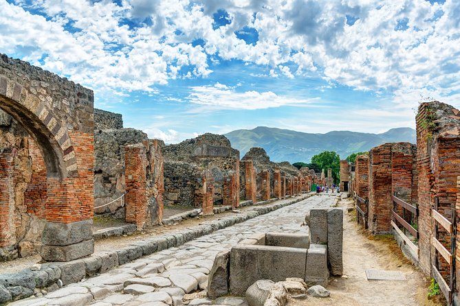 Pompeii and Capri Island Day Trip from Naples - Pompeii with an archaeologist guide