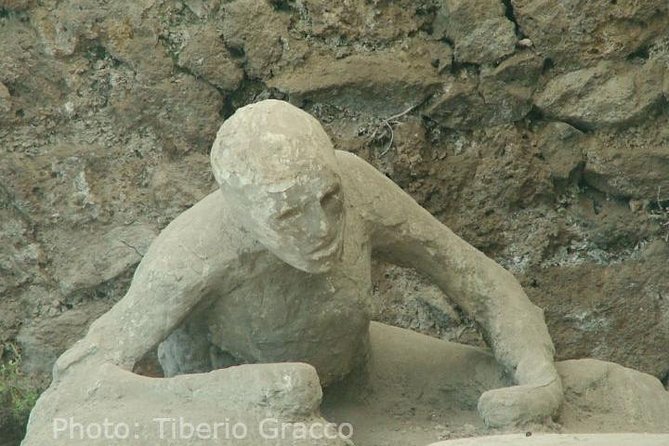 Pompeii and Herculaneum Day Tour - with Lunch from Naples - The possible coral and cameo factory visit