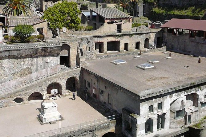 Pompeii and Herculaneum Private Tour - Should you book it?