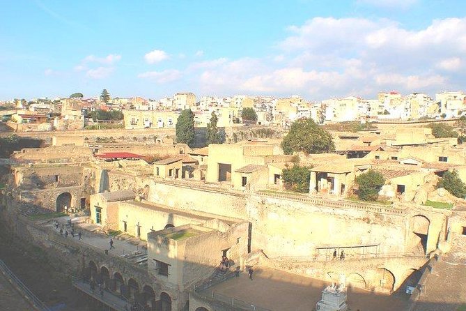 Pompeii and Herculaneum Private Tour with Native Guide and Skip the Line Tickets - Why seeing Pompeii and Herculaneum together works