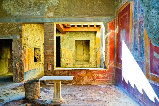 Pompeii and Herculaneum Private Walking Tour with an Archaeologist - Moving on to Pompeii’s streets and public center