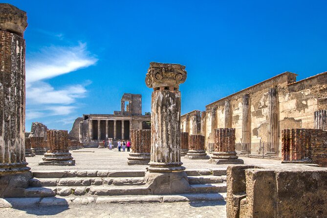 Pompeii and Herculaneum Small Group Tour with an Archaeologist - Why seeing both sites changes the story