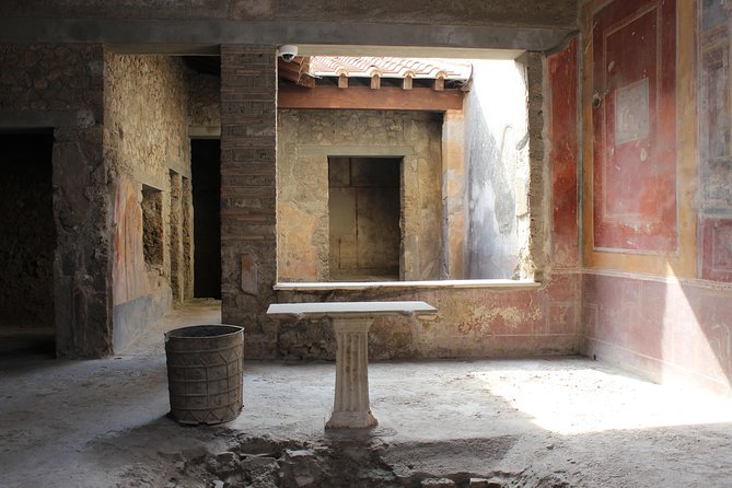 Pompeii and Vesuvius from Naples. Private activity - Meeting your van in Naples