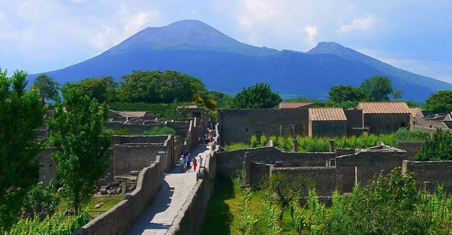 Pompeii and Vesuvius Full-Day Tour from Amalfi Coast - Why this pairing works so well