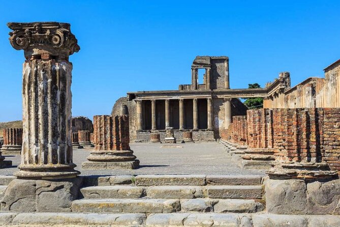 Pompeii and Vesuvius Tour with Pickup - A snack break before the mountain